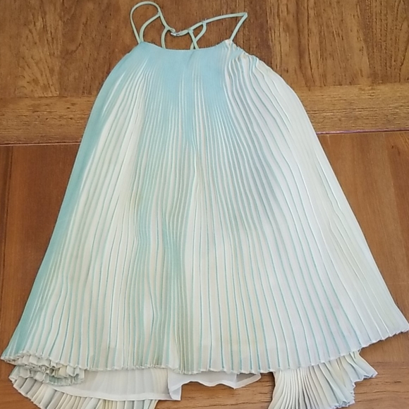 Accordion pleat top - Picture 5 of 10